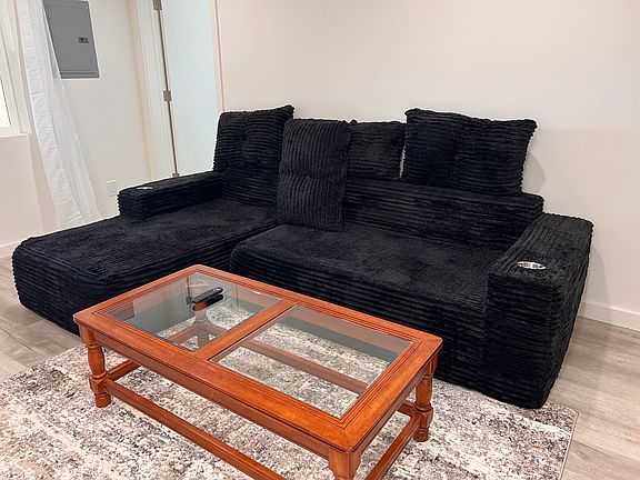 5th image of 2437 Edwards Ave #1