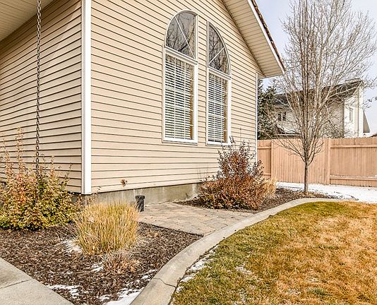 2nd image of 1107 County Cork Ln