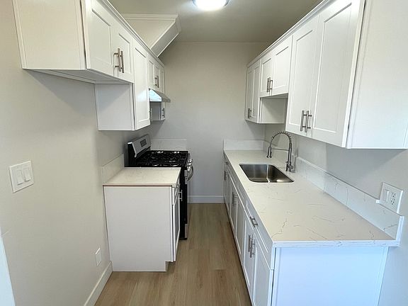 2nd image of 500 Saint Louis Ave APT 4
