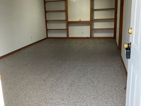 5th image of 33 Meadowview Ter #0
