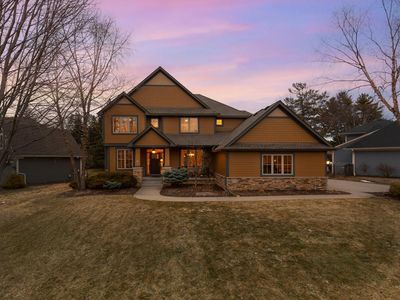 2150 Pinehurst Dr, Chanhassen, MN, 55317
