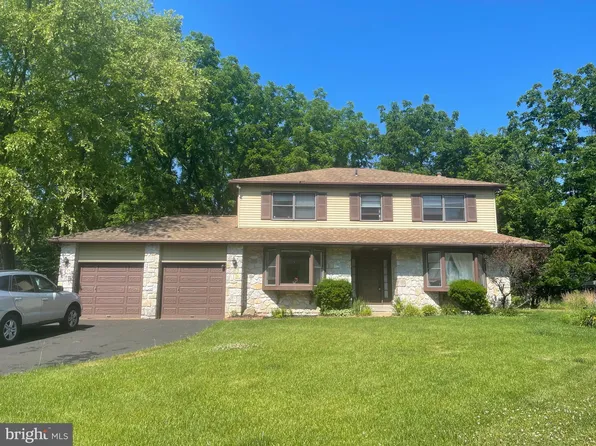 9 White Birch Ln, Horsham, PA 19044