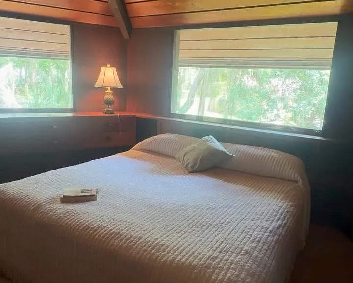 63 Lyon Dr — Photo 2