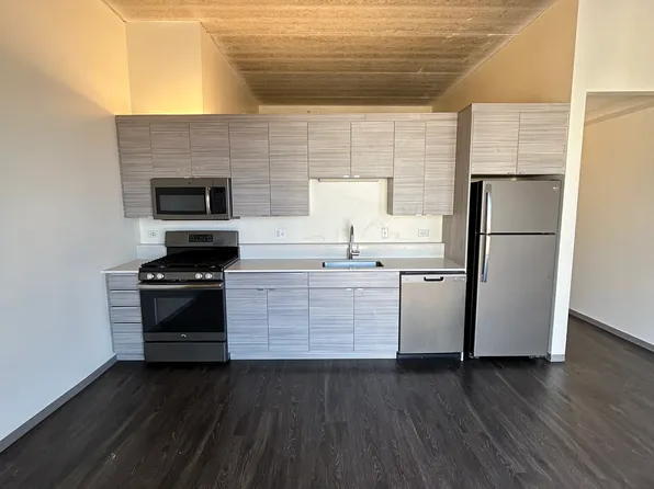 1877 N Milwaukee Ave #502, Chicago, IL 60647