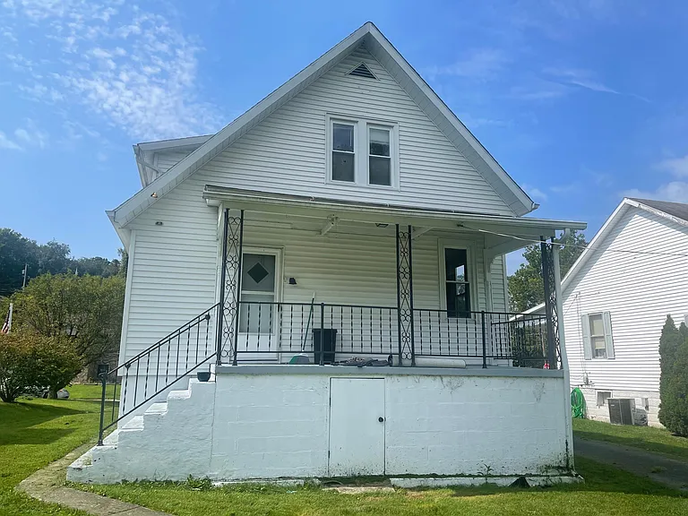 15 E Church St — Photo 1