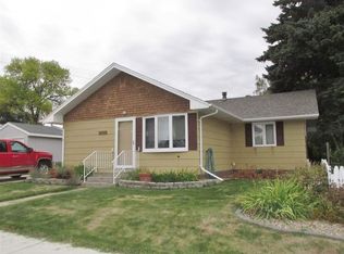 912 S Main Ave, Rugby, ND 58368