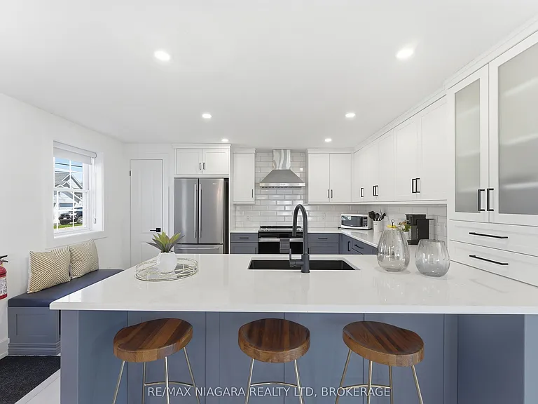 616 Lakeshore Rd — Photo 10