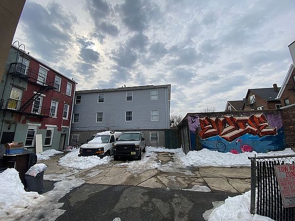 4th image of 91 Webster Ave