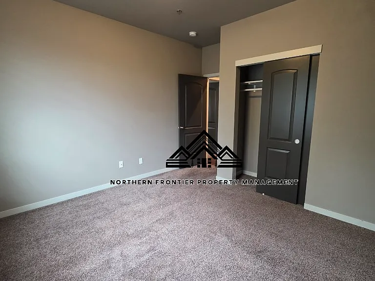 185 SW Silverstar Ln — Photo 8