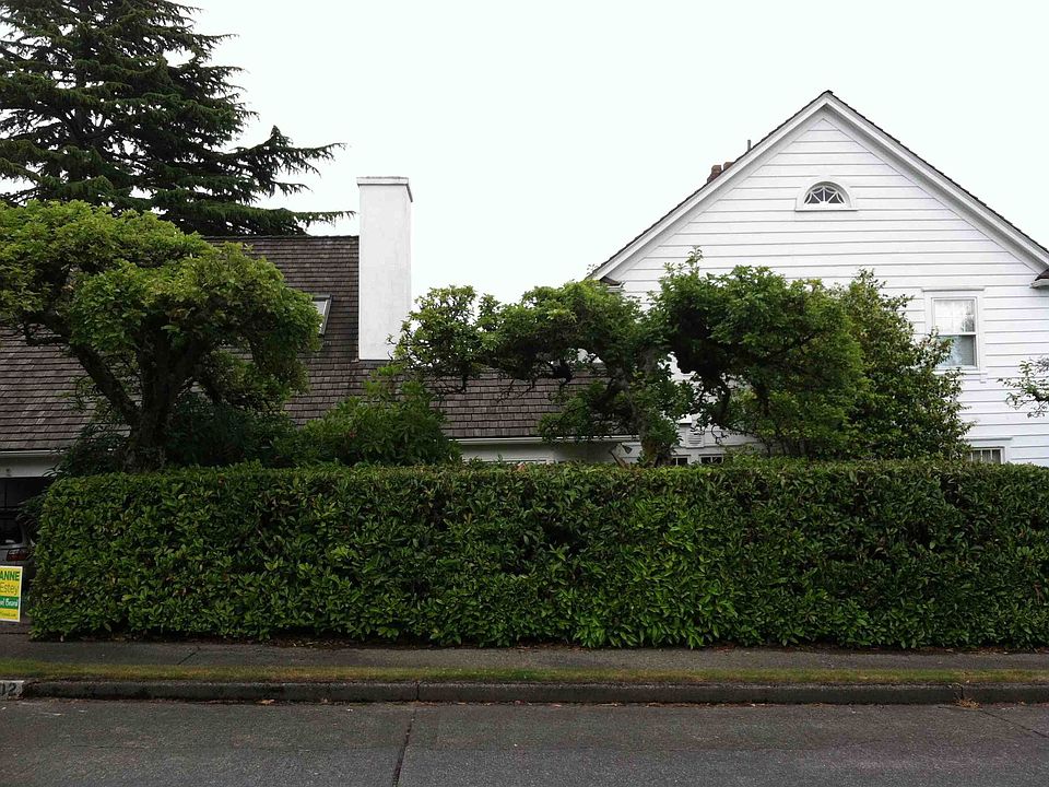 2nd image of 5302 NE 42nd St