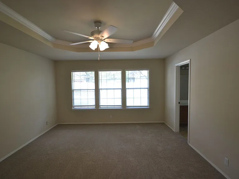 1803 Warwick Cv — Photo 20