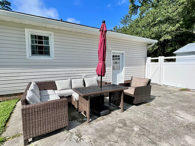 Hart Dr — Photo 7