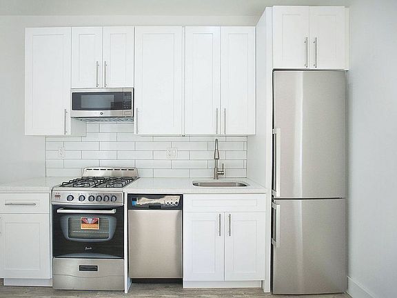 3rd image of 164 W 128th St APT 3D