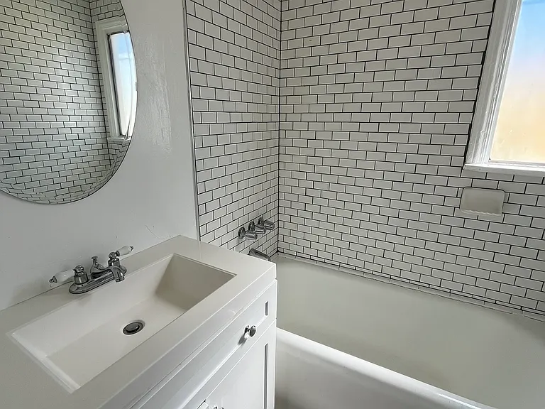1012 N Ardmore Ave #111 — Photo 8