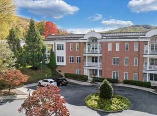 2125 Yellow Mountain Rd SE APT 203, Roanoke, VA 24014