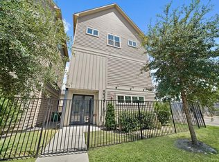 5343 Larkin St, Houston, TX 77007