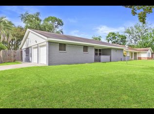539 Edgebrook Dr, Houston, TX 77034