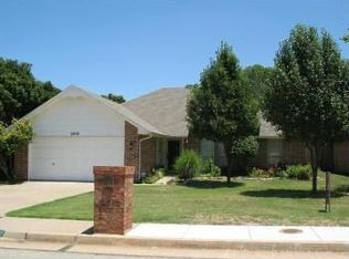 2012 Timberview Dr, Edmond, OK 73013
