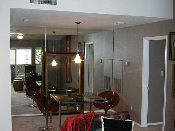 3rd image of 1915 Augusta Dr APT 31