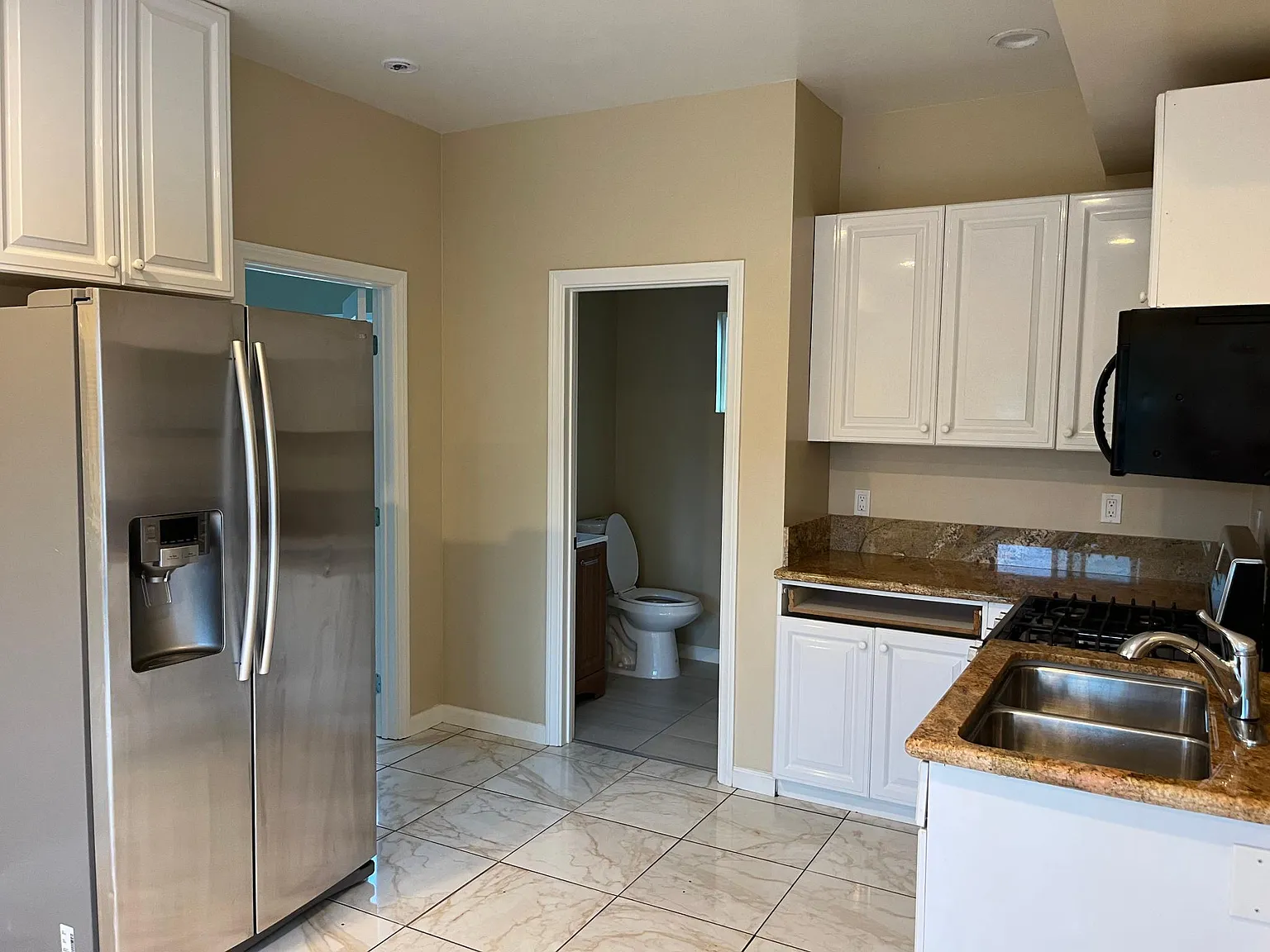 4 bed, $5,800 — Photo 3