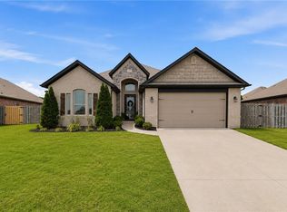 5611 Alder Ln, Rogers, AR 72758