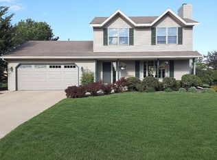 1281 Robinson Ave, Green Bay, WI 54311