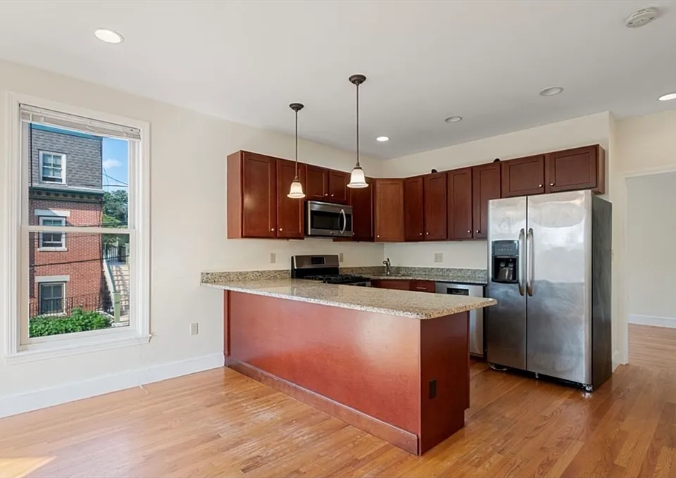 85 Fort Ave #1