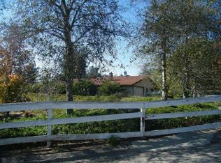 788 Carnation Ln, Fallbrook, CA 92028