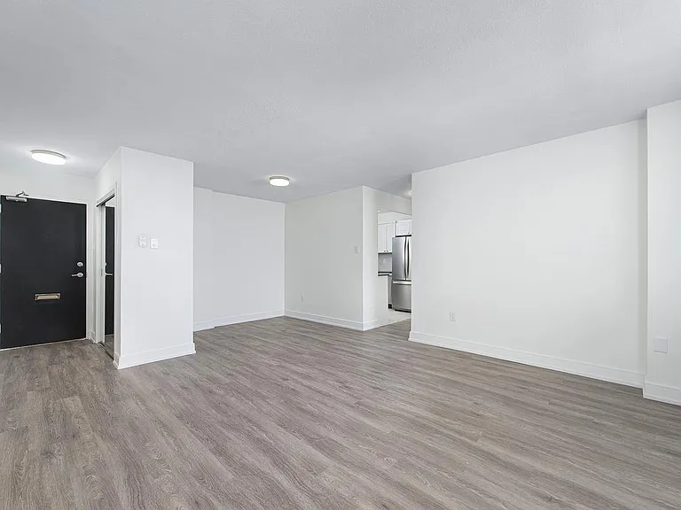 120 Dundas St E — Photo 22