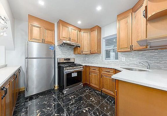3rd image of 423 E 4th St #1F
