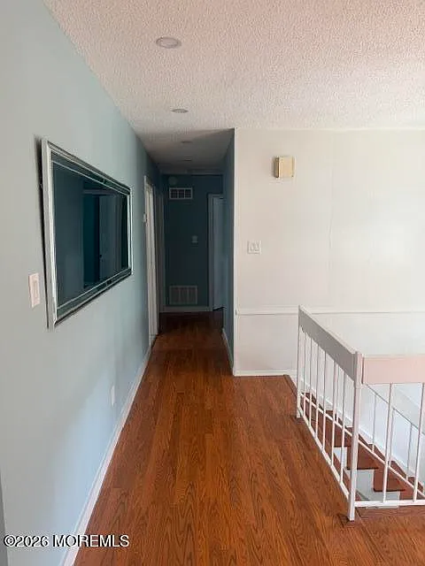 3 bed, 1.5 bath, 1908 sqft, $3,200 — Photo 4