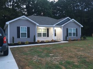 100 Hunter Landing Dr, Smithfield, NC 27577