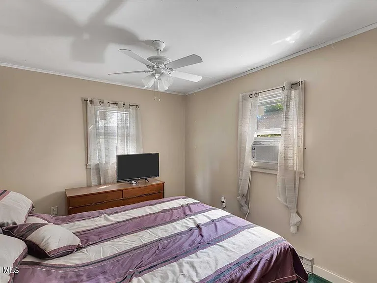 68 Marvin St — Photo 35
