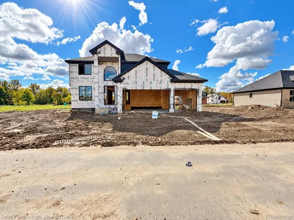 34908 Cygnet Cir, Richmond, MI 48062