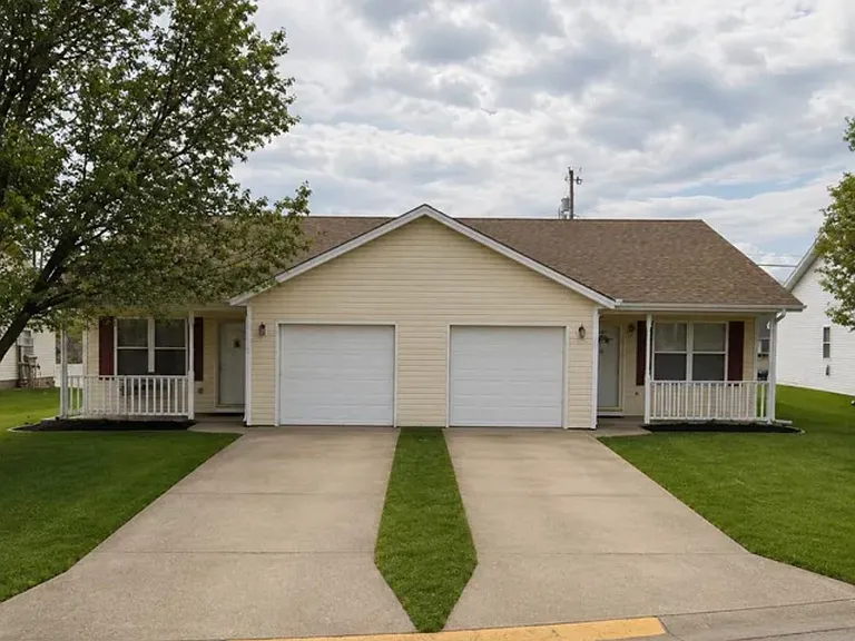 401 Noble King Ct — Photo 1