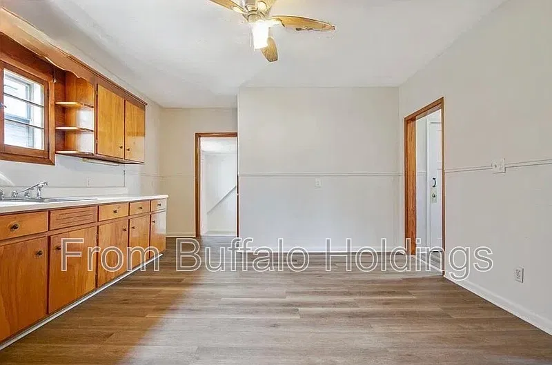 2 bed, 1.0 bath, 1000 sqft, $1,050 — Photo 3