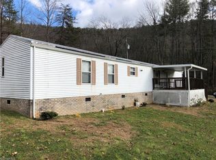 125 Salvation Ln, Lowgap, NC 27024