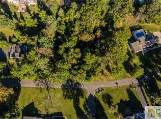 4 Dorset Rd, Colonia, NJ 07067