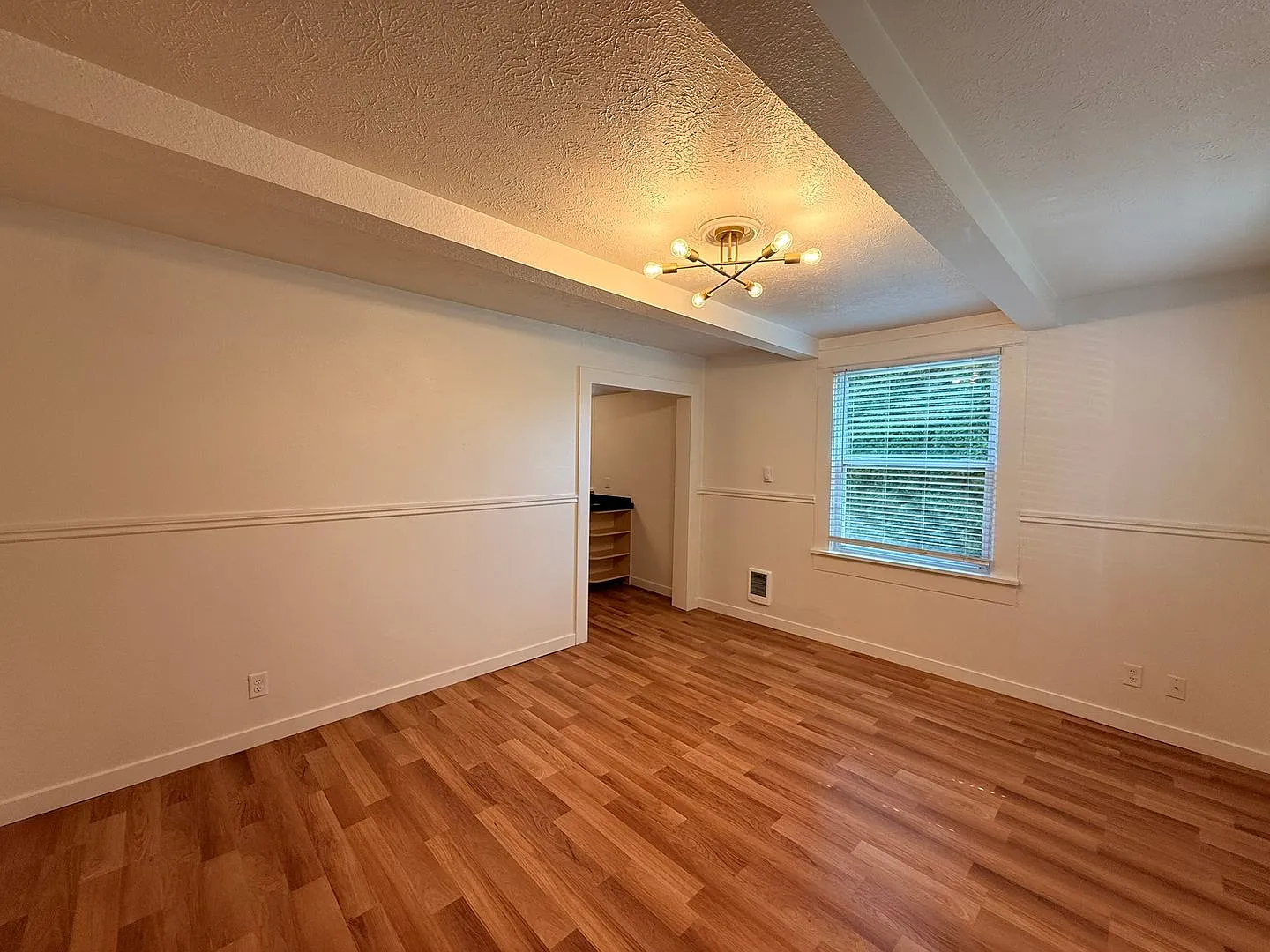 Charming River Road Two Bedroom! — Photo 4