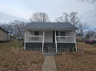 12 Lester Ave, Greenville, SC 29617