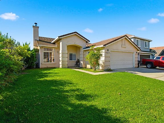 4th image of 940 Allacante Dr