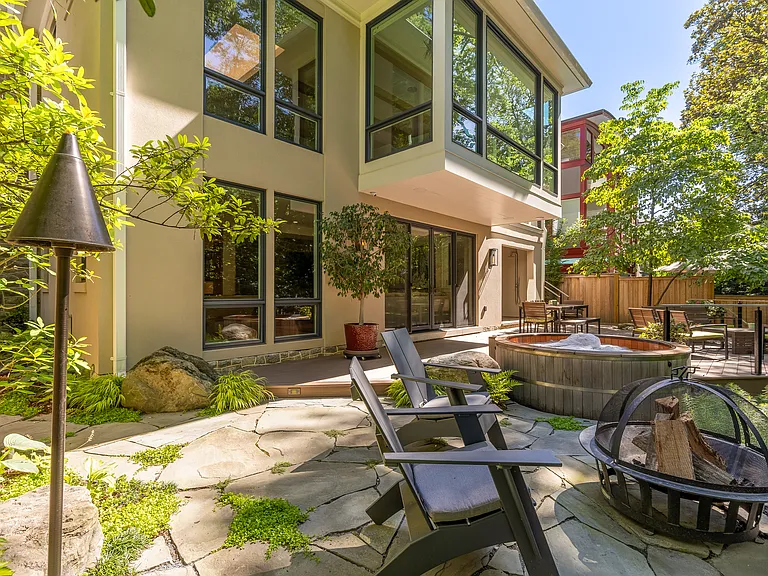 2952 Macomb St NW — Photo 45