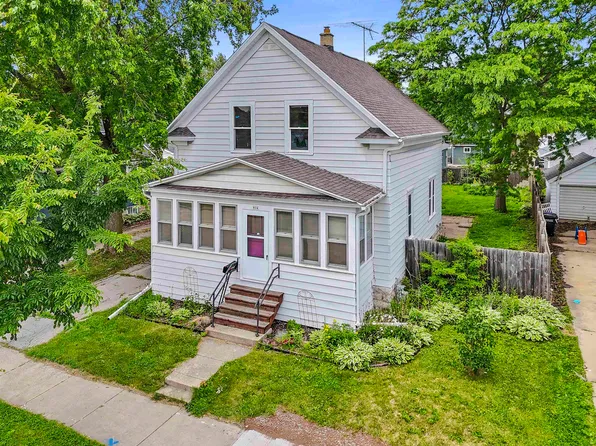 914 W 5th Ave, Oshkosh, WI 54902