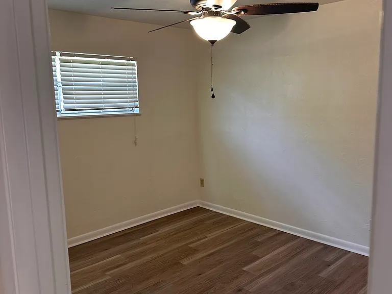 3700 SW 29th Ter #B — Photo 8