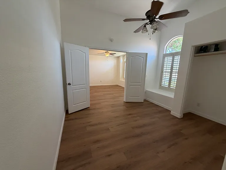 2233 E Rawhide St — Photo 10