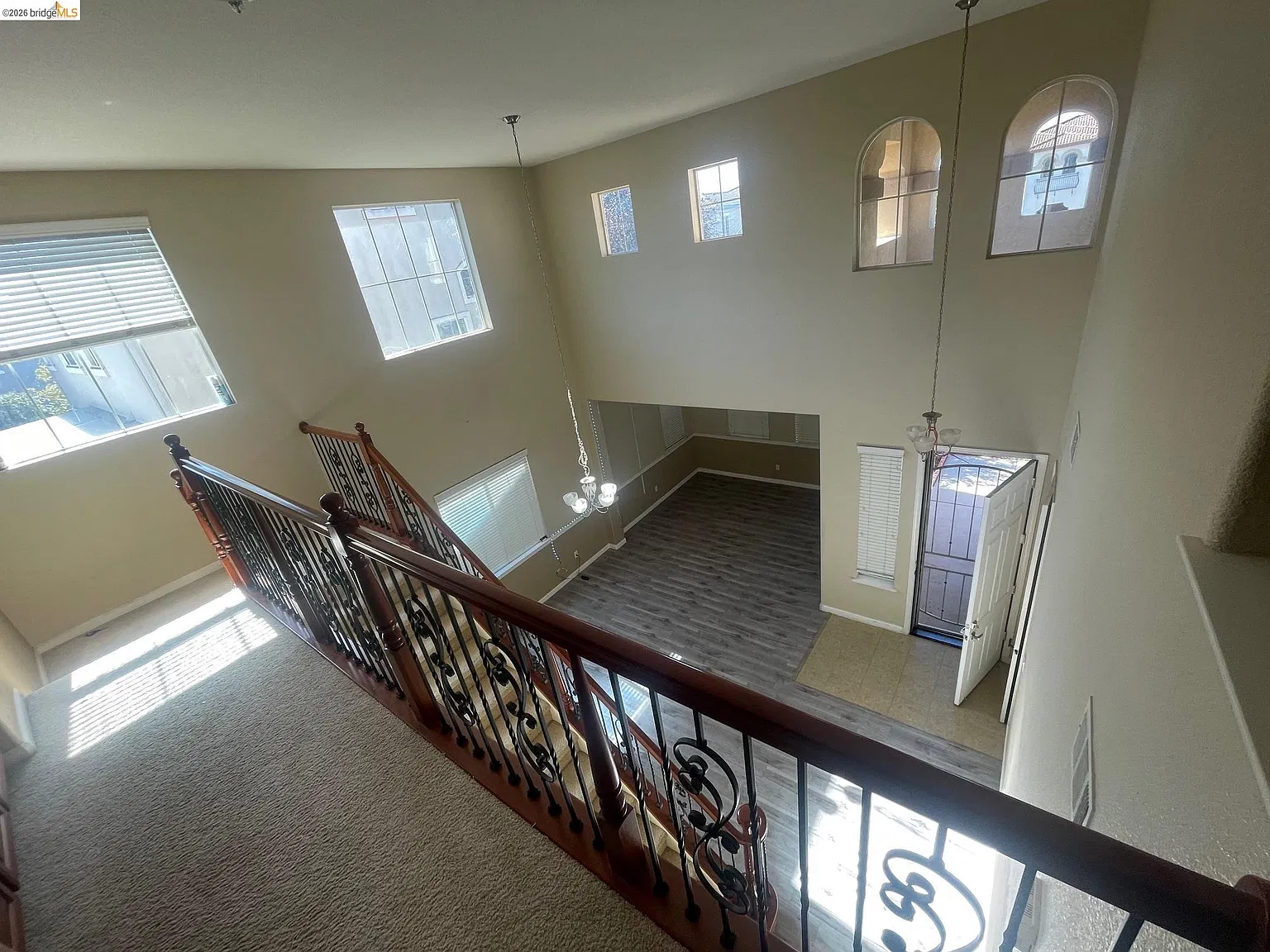4 bed, 3.0 bath, 3109 sqft, $3,950 — Photo 2