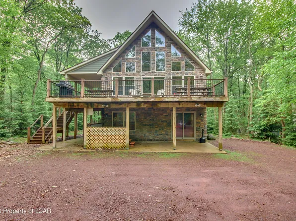 87 Pineknoll Dr, Lake Harmony, PA 18624