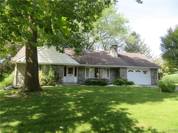 363 Long Lane Rd, Treichlers, PA 18086
