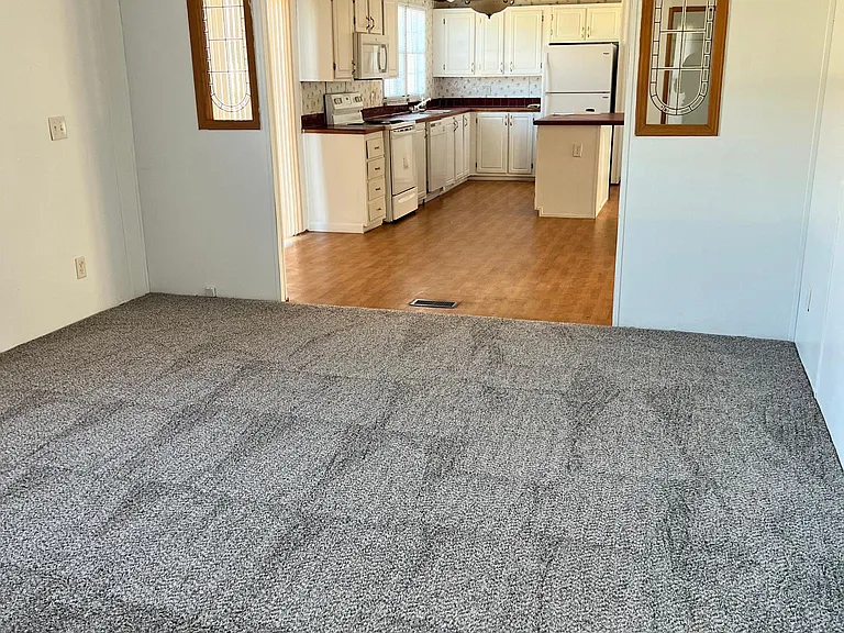 637 Colonial Dr — Photo 25