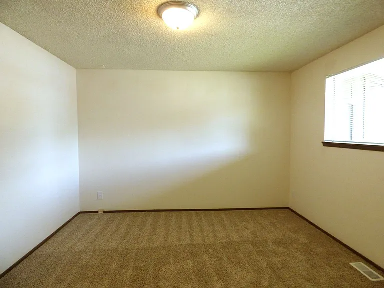 4824 Falcon Ct NE — Photo 20